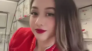 may malaking bagahe si ateng flight attendant