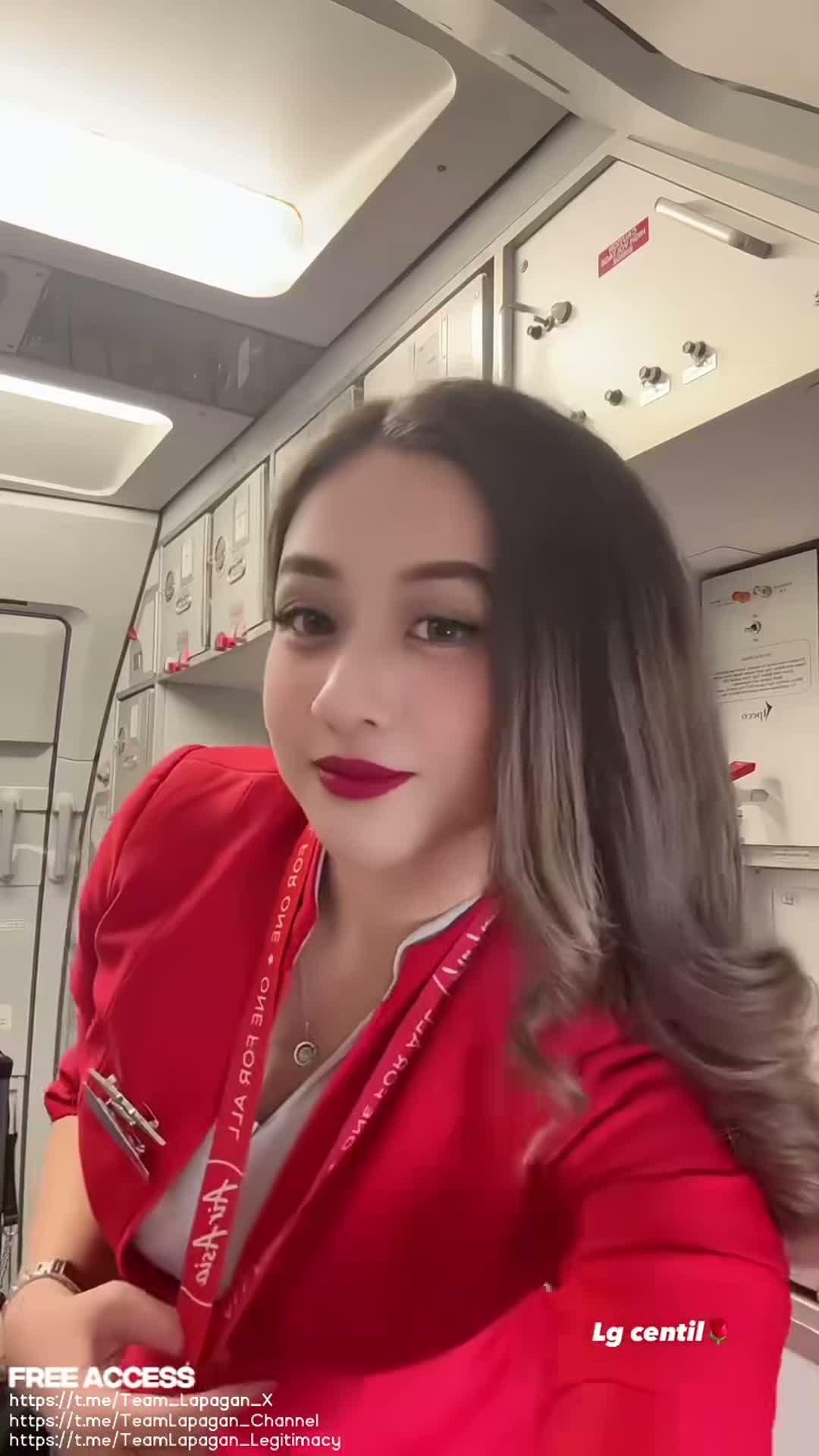 may malaking bagahe si ateng flight attendant